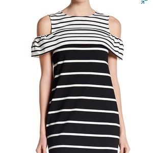 Vince Camuto Black White Striped Off Shoulder Cape Look Shift Dress Sz 6